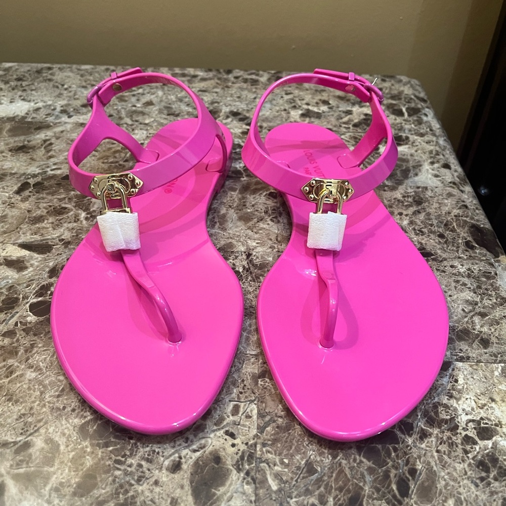 Louis Vuitton bikini flat sandal in fuschsia size 40